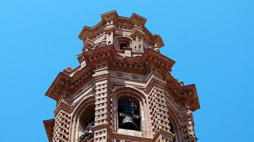 Detalle del campanario de la Torre de Jérica.