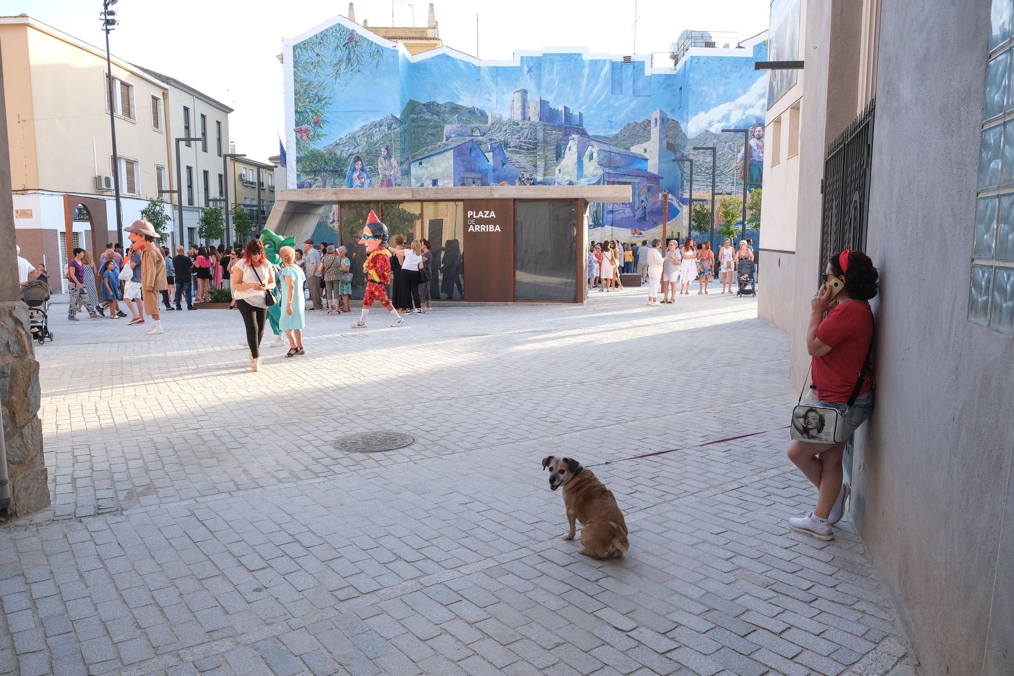 Así ha sido el acto de inaguración de la nueva Plaza de Arriba de Elda