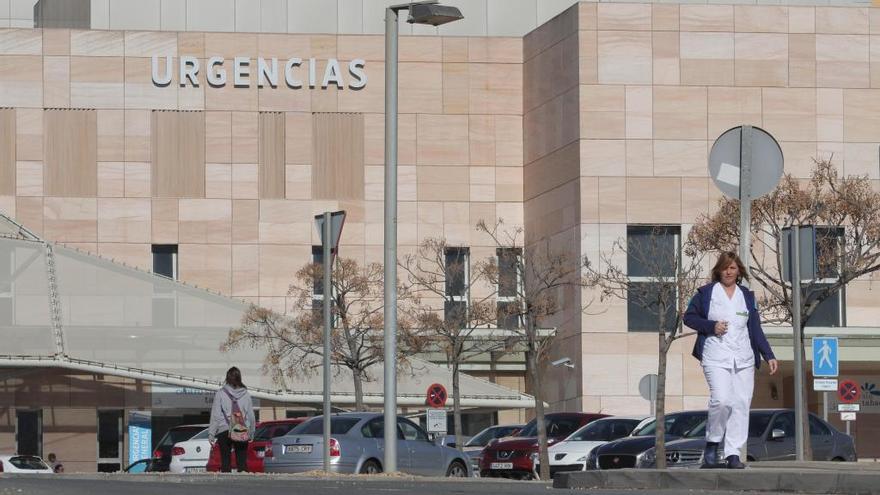 Hospitalizada tras inhalar humo por un incendio en su cocina