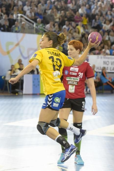 Semifinal de la Challenge Cup entre el Balonmano ...