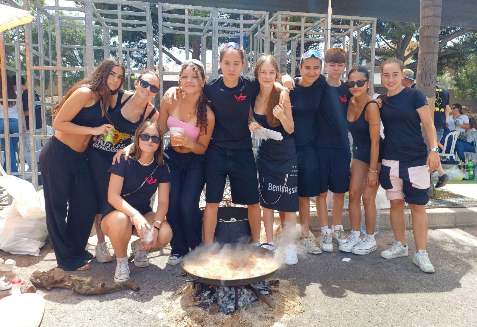 Las imágenes del primer concurso de paellas entre peñas de Benicàssim