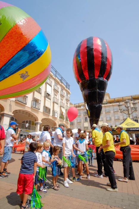 Asociaciones benéficas e integradoras dan a conocer su actividad en la Plaza Mayor