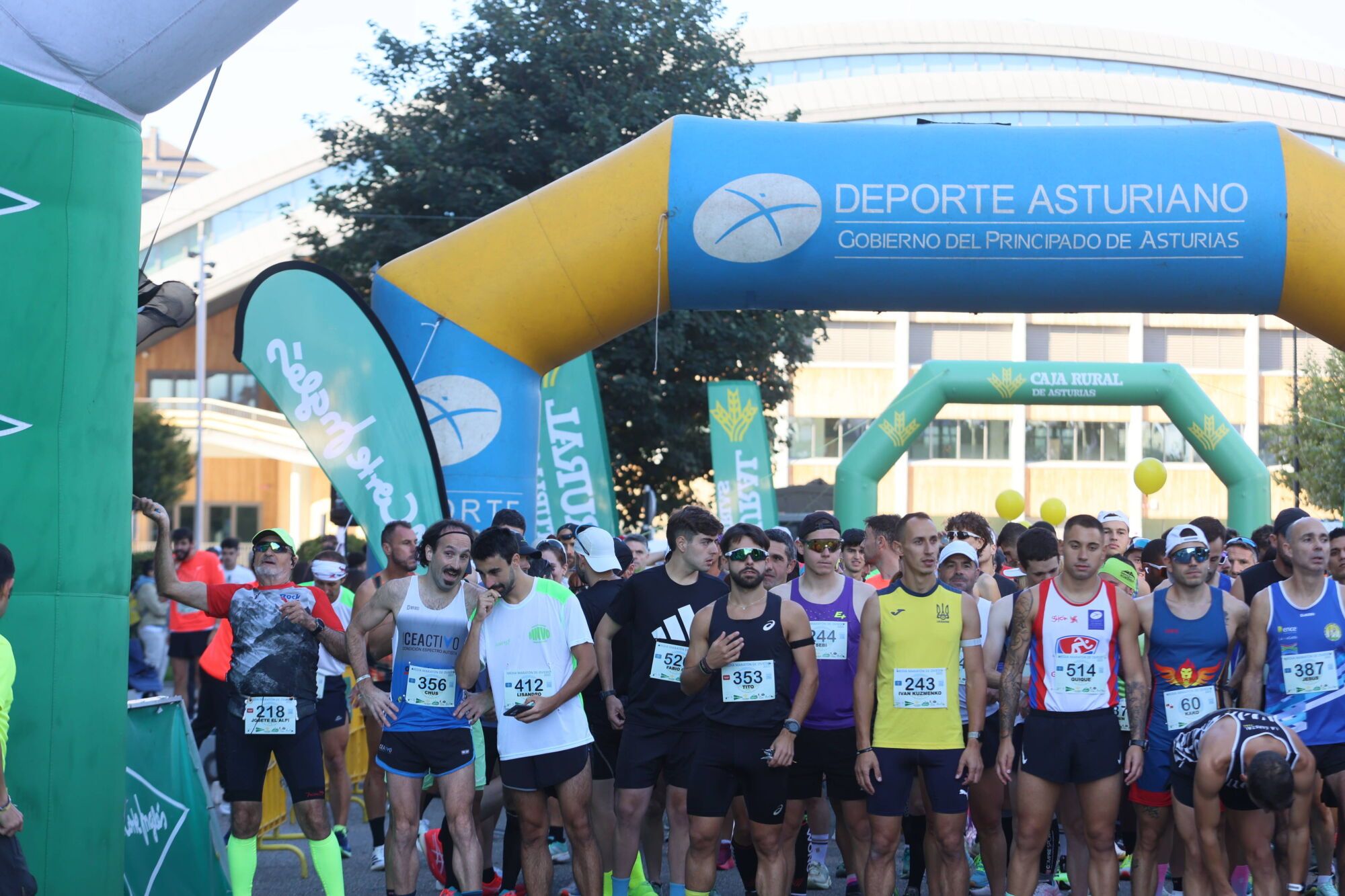 Marco García y Lola Pérez reinan en una media maratón “de récord” en Oviedo