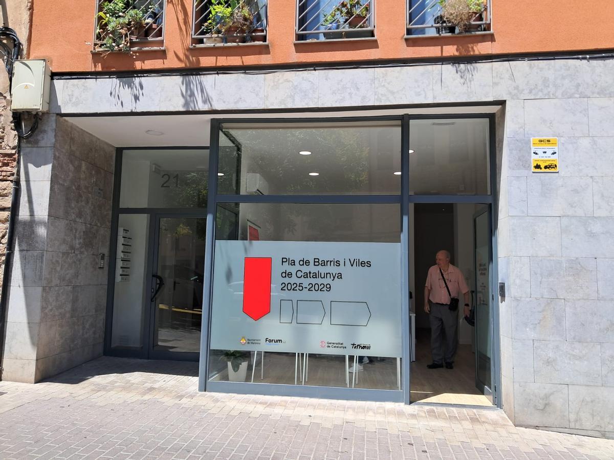 L'entrada a l'oficina local del Pla de Barris de Manresa