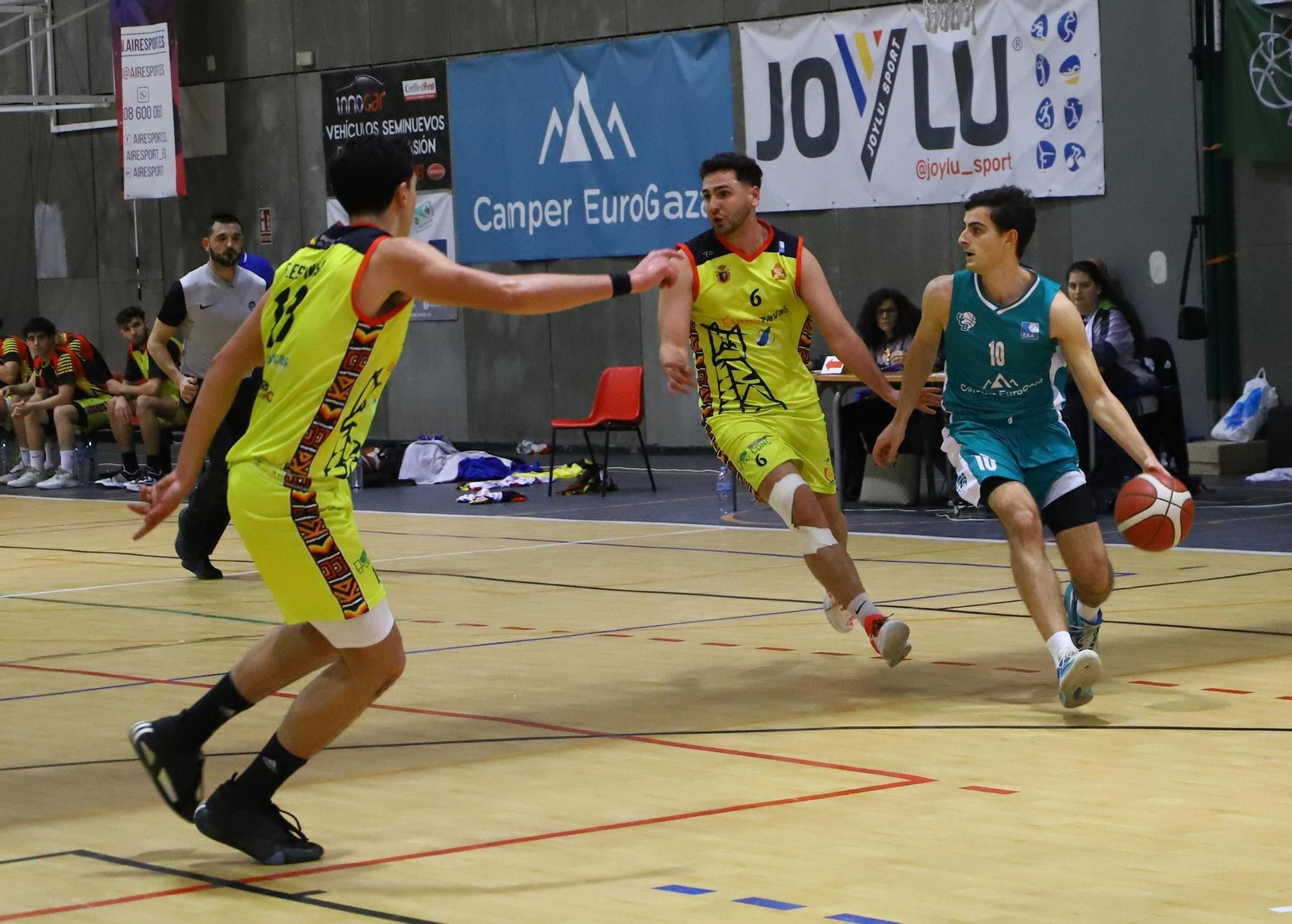 El derbi Camper Eurogaza UCB - Climanavas Agrometal Peñarroya en imágenes