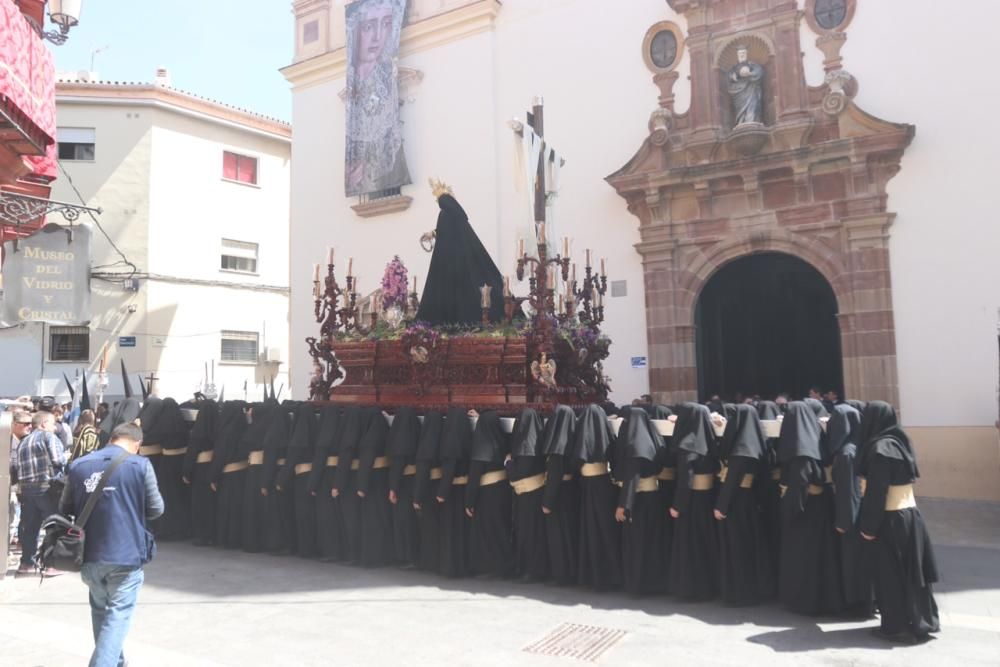 La Virgen de los Dolores en su Amparo y Misericordia, iniciando su recorrido por las calles de Málaga