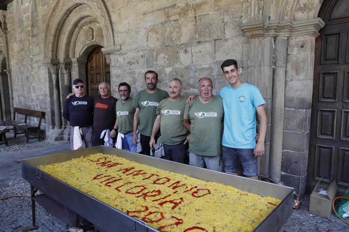 Comida popular en Villoria, Laviana, para celebrar a San Antonio: así está siendo la celebración