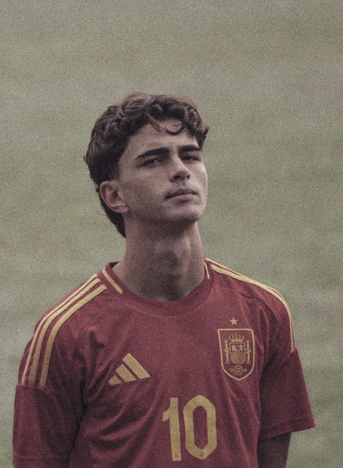Dani Fernández, con la camiseta de la selección española.