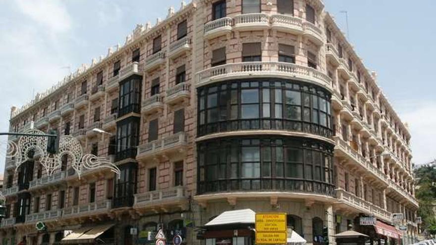 Este es el conocido edificio de Andalucía, que pasará a ser un hotel vanguardista