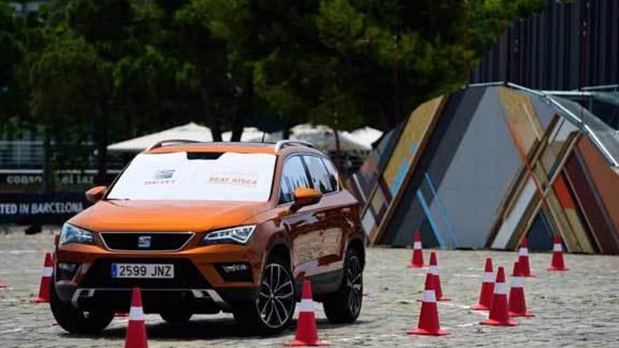 El Ateca, con parabrisas y lunas tapadas.