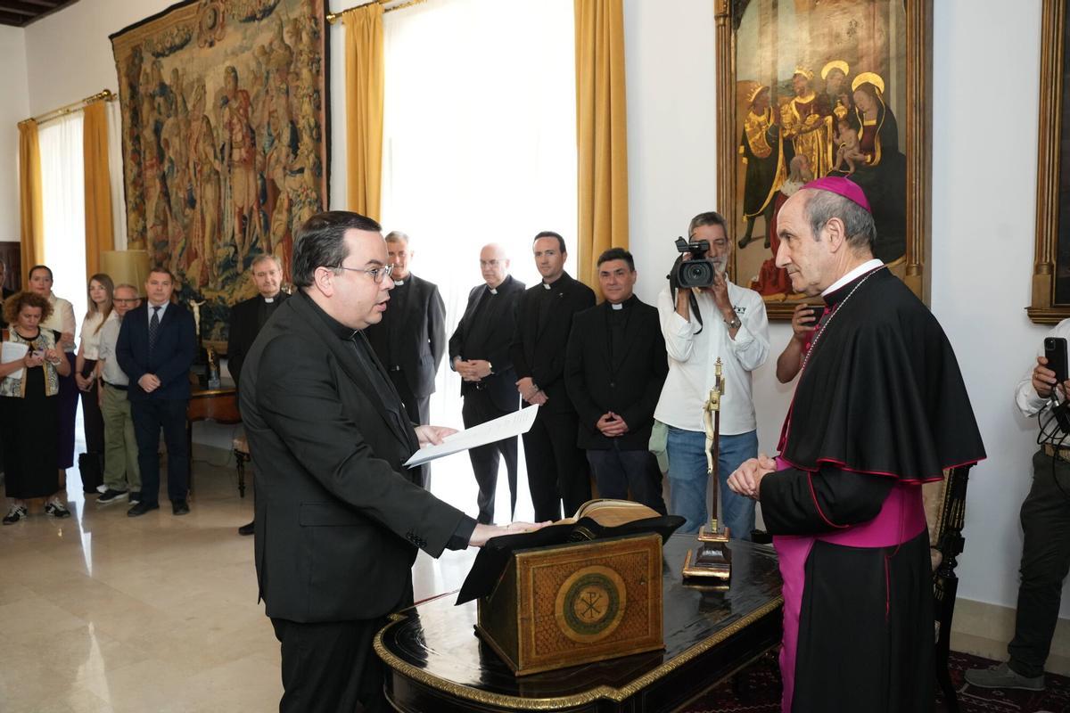 El obispo de Córdoba preside la toma de posesión de los nuevos miembros del Consejo Episcopal de la diócesis