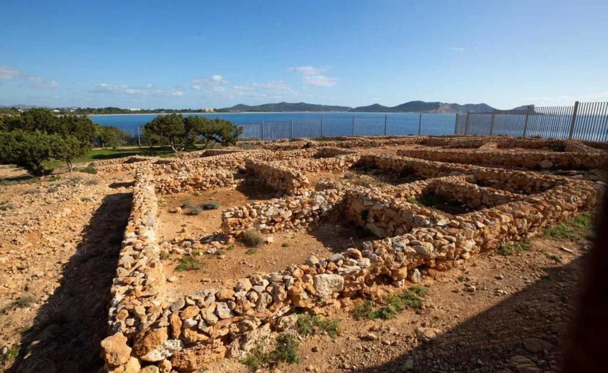 Sa Caleta settlement.