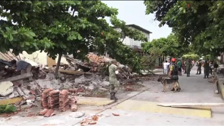 México entierra a los 90 muertos que ha dejado el terremoto