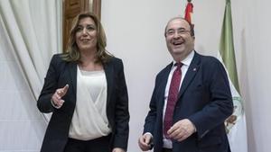 La presidenta andaluza, Susana DÍaz, y el lÍder del PSC, Miquel Iceta, al comienzo de su reunión en la sede del PSOE-A en Sevilla.