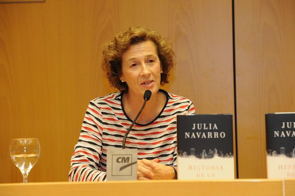 Presentación del libro "Historia de un canalla", d