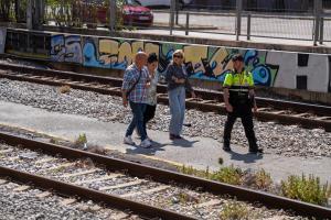 L'apagada deixa atrapats dues hores a desenes de passatgers en un tren abans d'arribar a L'Hospitalet