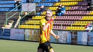 Josu celebra su gol de falta ante el Sants