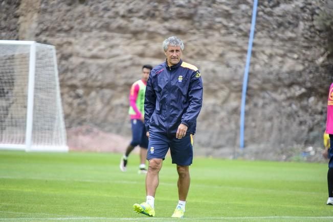 Entrenamiento de la UD Las Palmas en Barranco ...