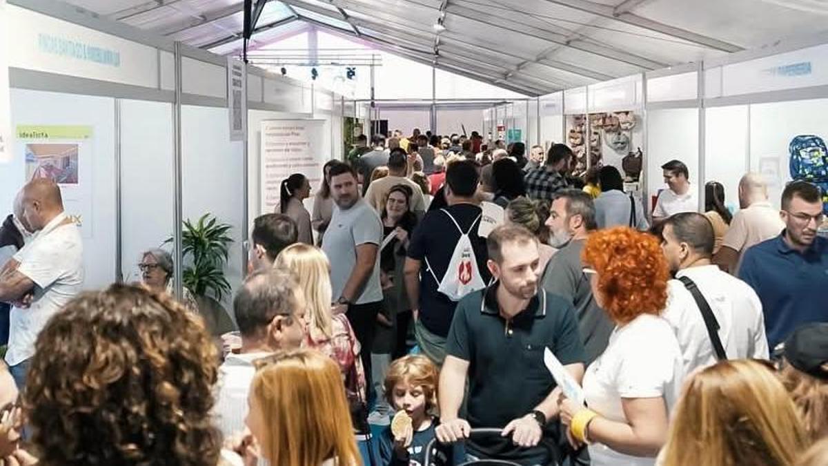 El público llenó la carpa a lo largo del fin de semana.