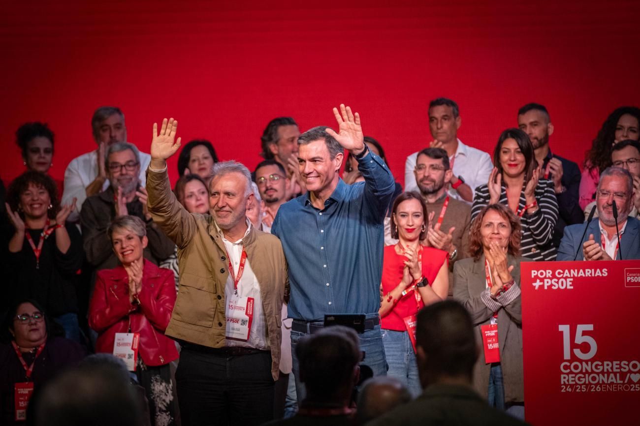 Pedro Sánchez cierra el Congreso de los socialistas canarios.
