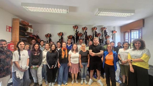 Estudiantes y profesorado con la alcaldesa en el inauguración del curso.