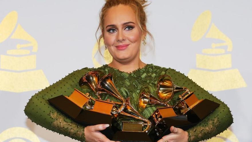 Adele reina en los Grammy