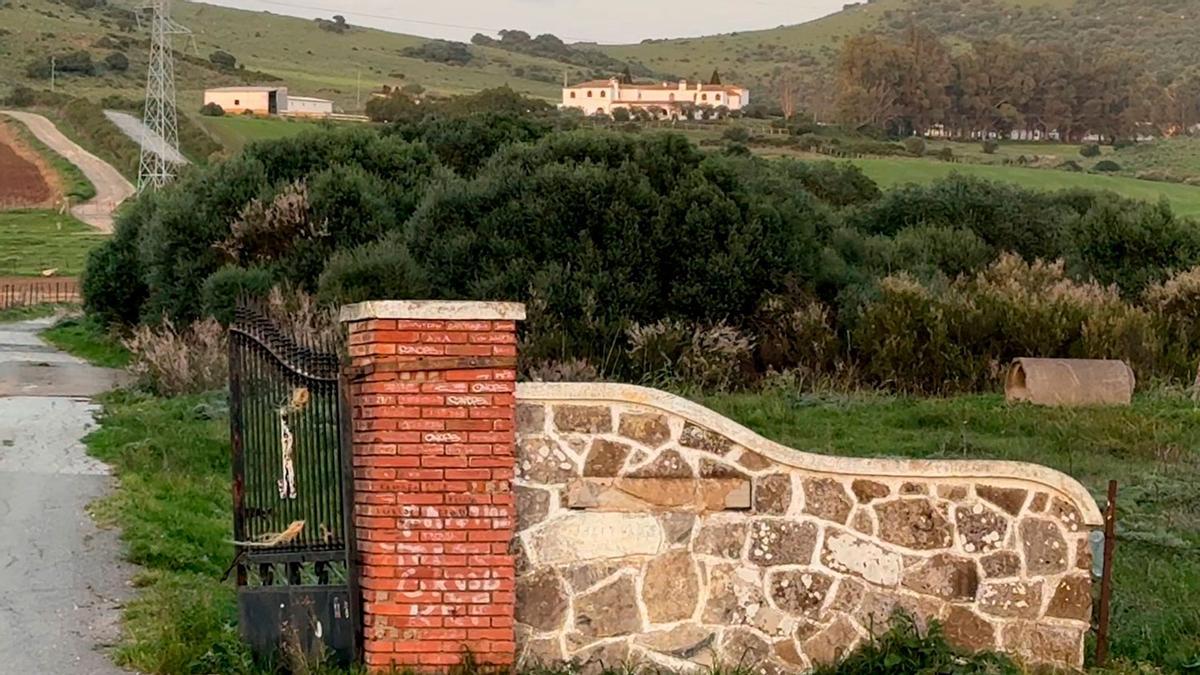 Isabel Pantoja se queda sin casa y retiran el letrero de Cantora: de ser la cantante estrella del escalafón a abandonar su vivienda