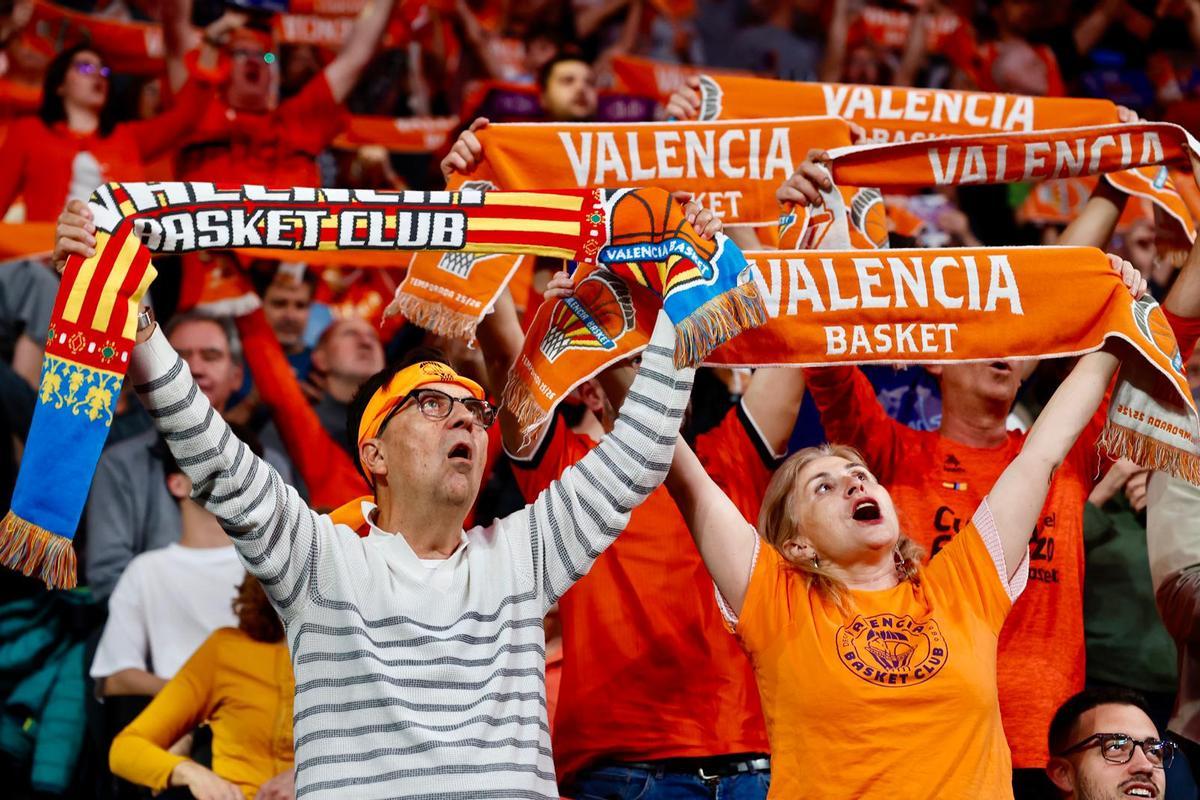 Panathinaikos sobrevive a la última posesión del Valencia Basket en el Roig Arena