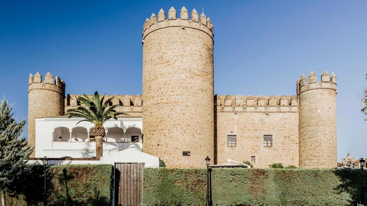 El impresionante parador español que se encuentra en un imponente palacio del siglo XV