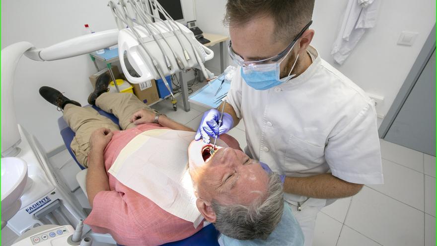 Revisiones gratuitas para mayores de 45 años en las clínicas dentales de Zamora para prevenir el cáncer oral