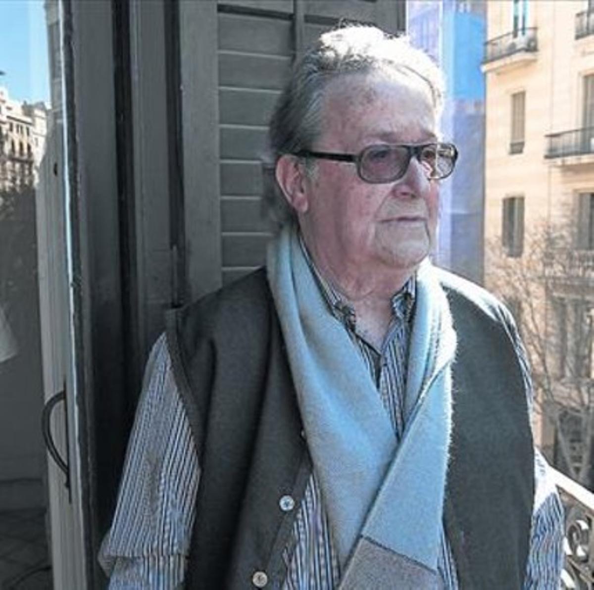 L’escriptor Robert Saladrigas, a la seu de Galaxia Gutenberg.