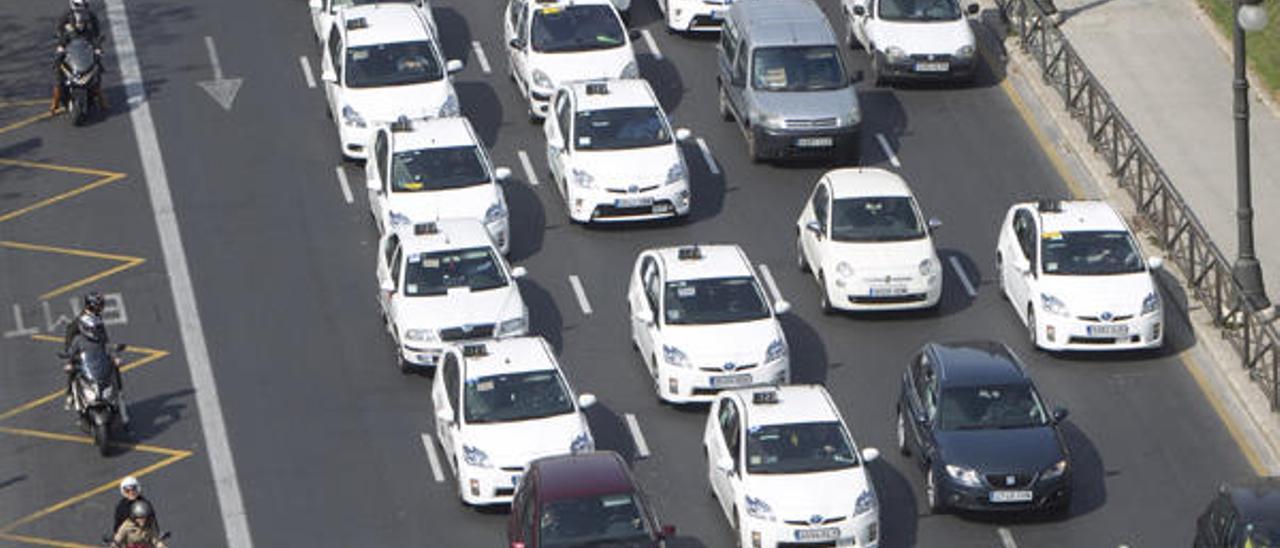 Las vacaciones de los taxistas gustan al sector