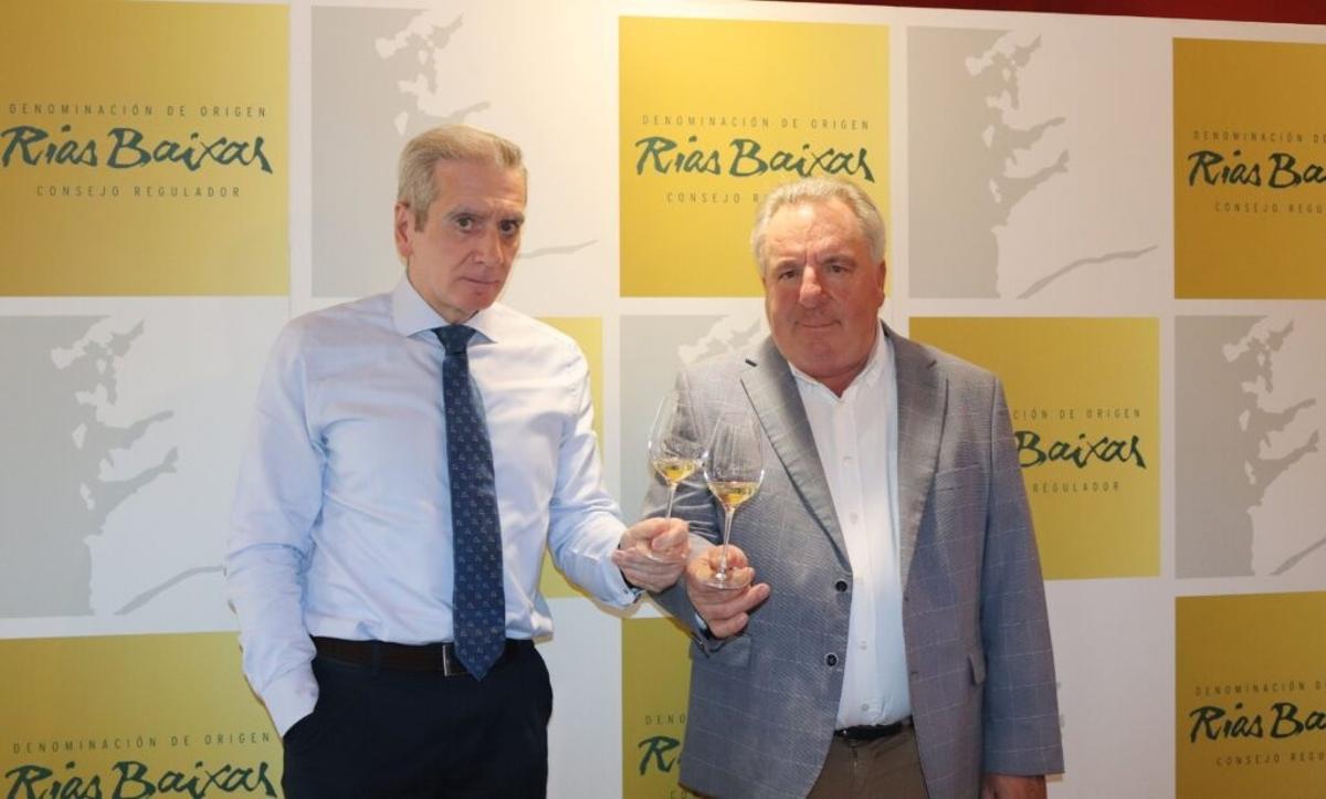 Ramón Huidobro e Isidoro Serantes, secretario general y presidente del Consello Regulador, respectivamente.