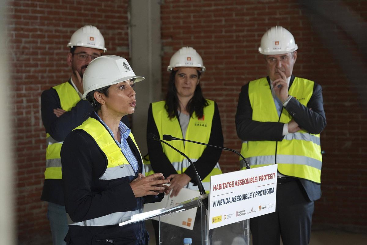 Les imatges de la visita de la ministra d'Habitatge a les obres de pisos protegits a Domeny