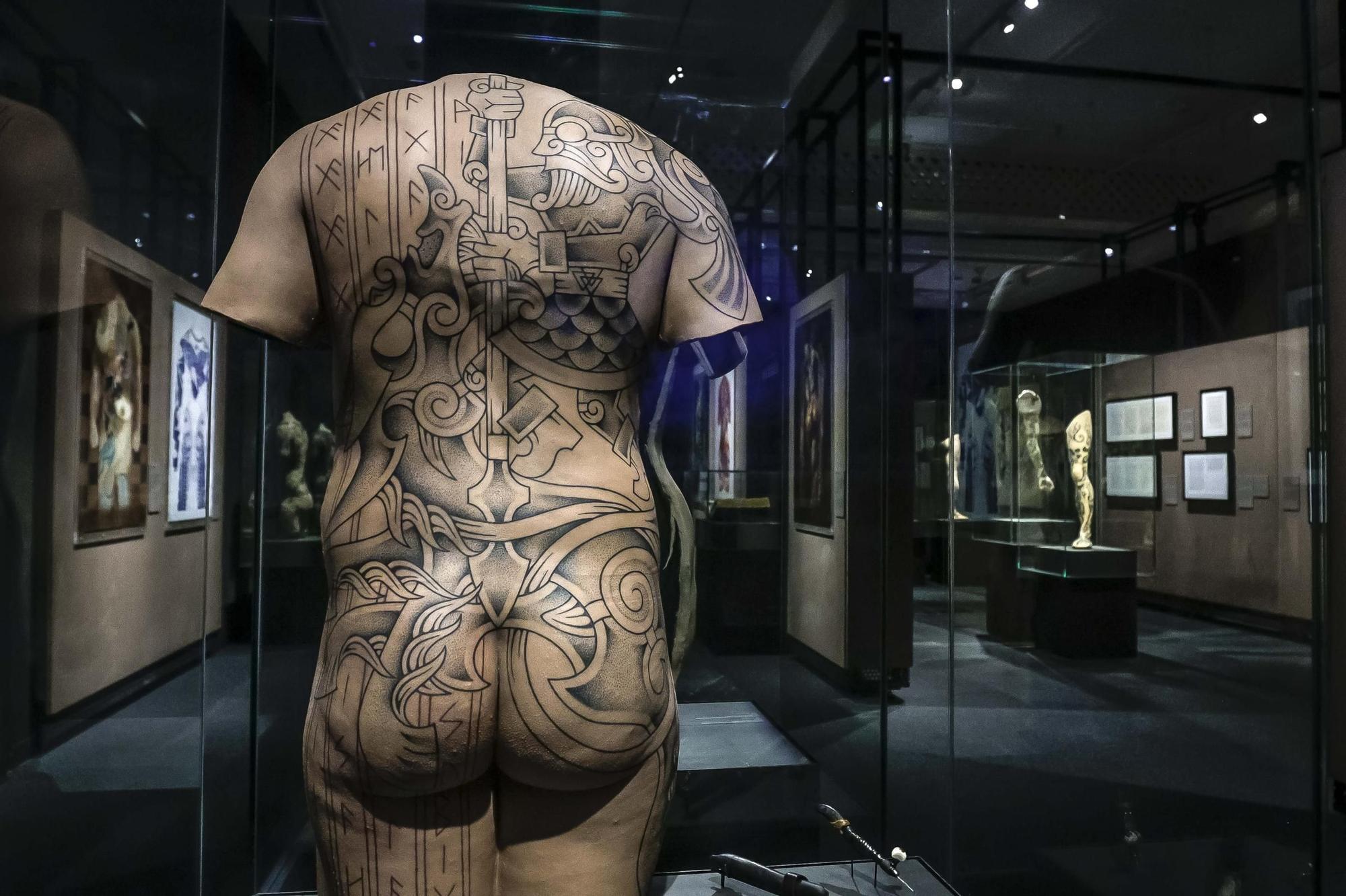 CaixaForum Palma inaugura una exposición sobre la evolución de los tatuajes con más de 240 piezas