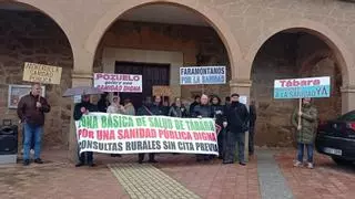 Protesta en Tábara: "Nuestros sanitarios son de los que menos cobran de España"
