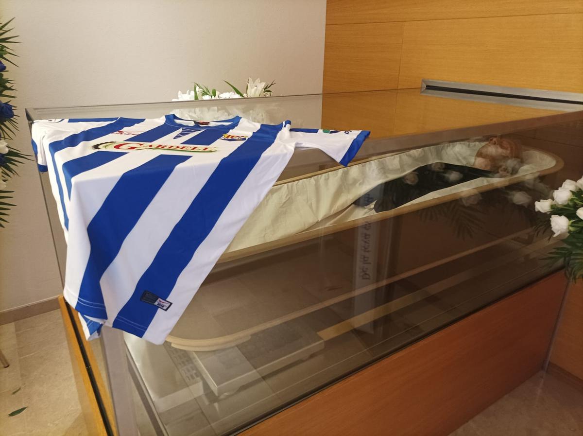 La samarreta de la Unió present en l'acompanyament en el tanatori d'Àltima