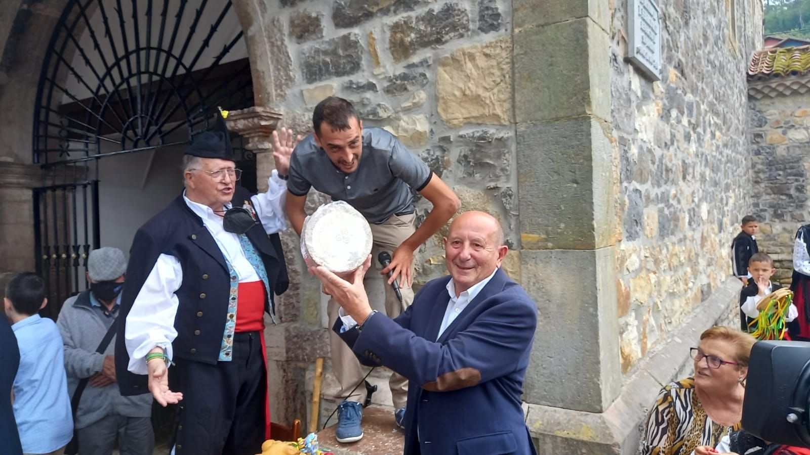Emoción y devoción en Cangas de Onís, que vuelve a vibrar por San