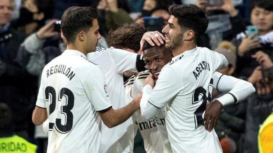 El Real Madrid sube otro escalón a costa del Alavés