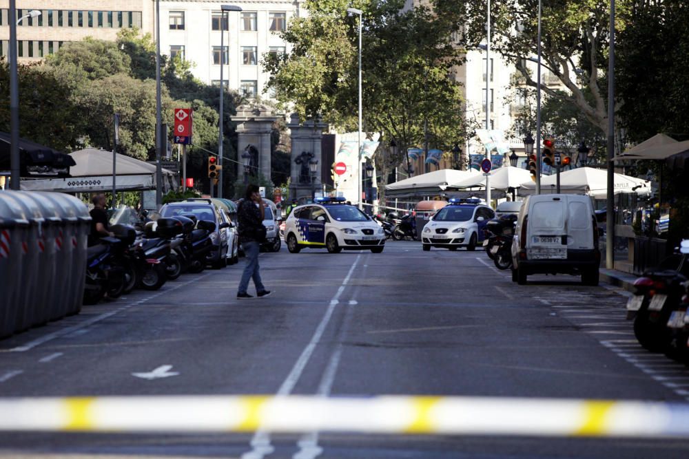 Cordón policial en la zona del atentado