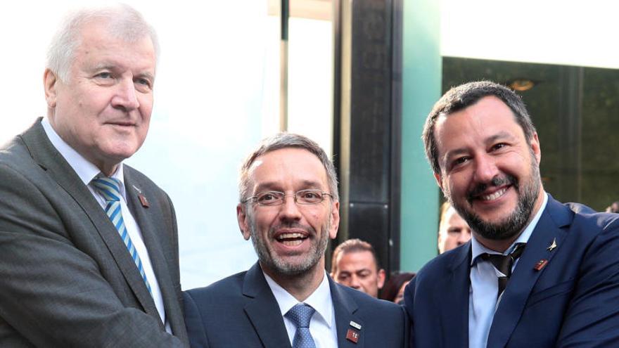 Seehofer, de Alemania; Kickl, de Austria; y el italiano, Salvini.