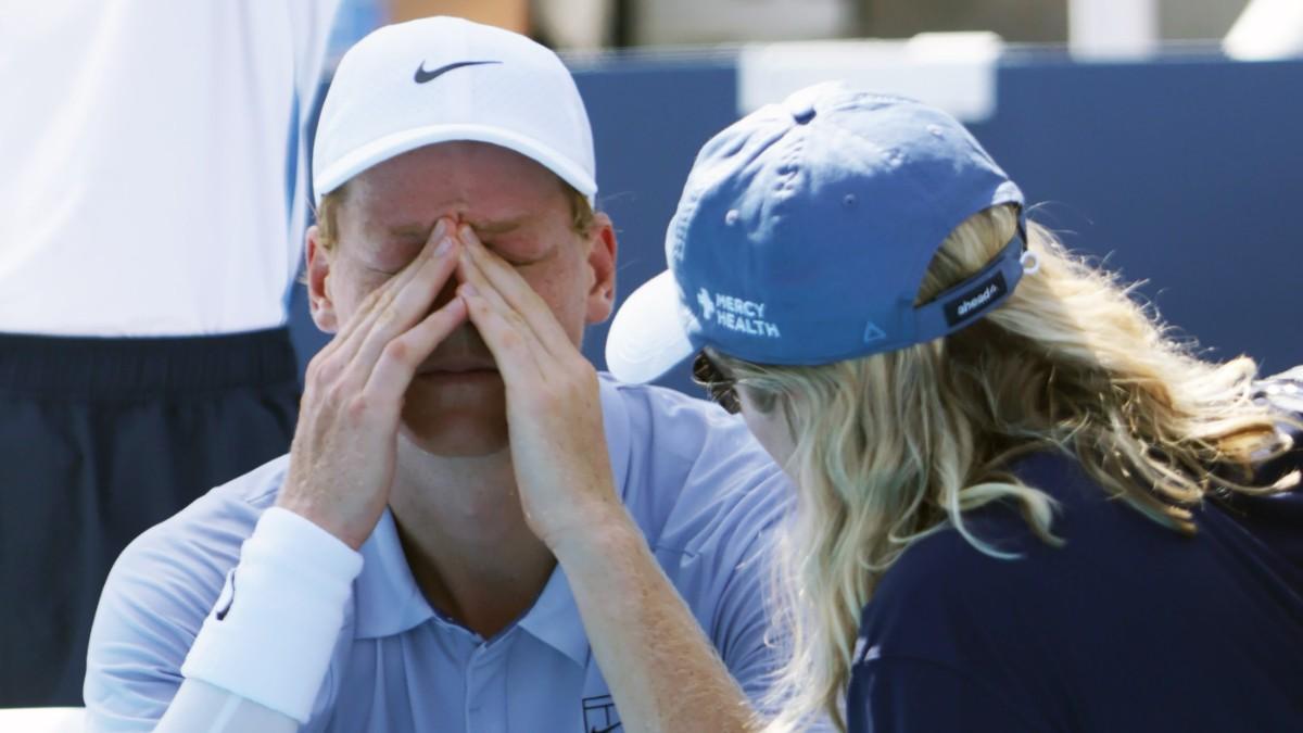 Jannik Sinner, instantes antes de su retirada