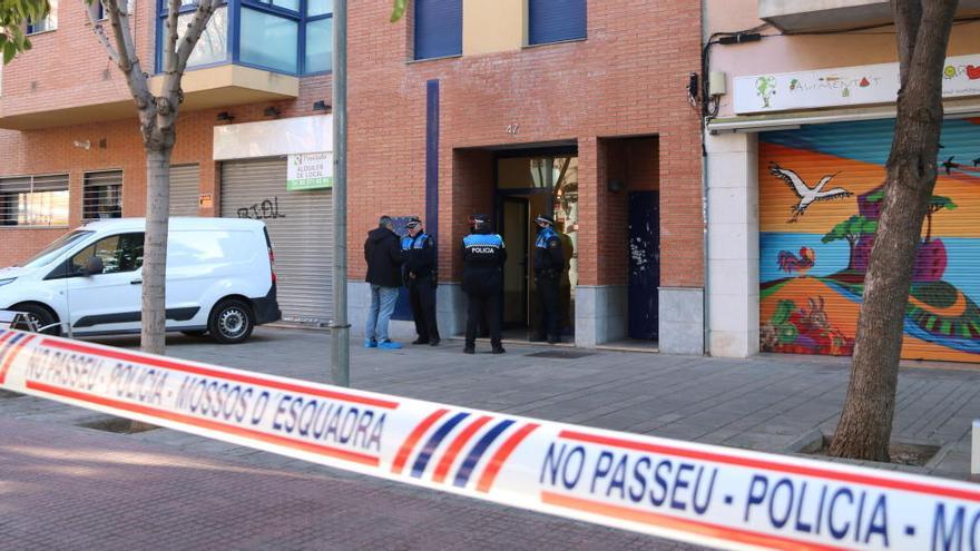 Detingut un home per matar la seva dona i la seva filla a Esplugues