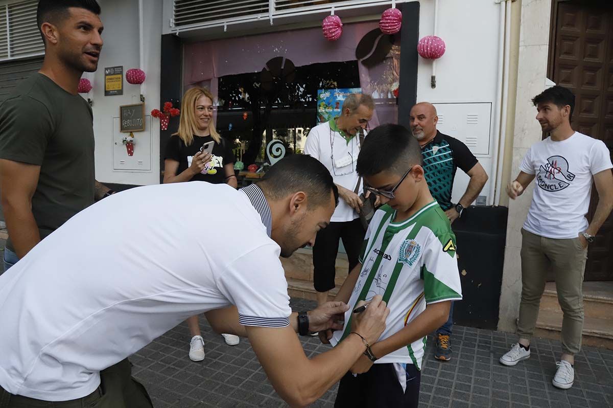 Baño de masas para el Córdoba CF en la Peña Cordobesista Cañero