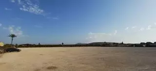 La primera campa clausurada en Elche ya está vacía y el Ayuntamiento anuncia nuevos cierres