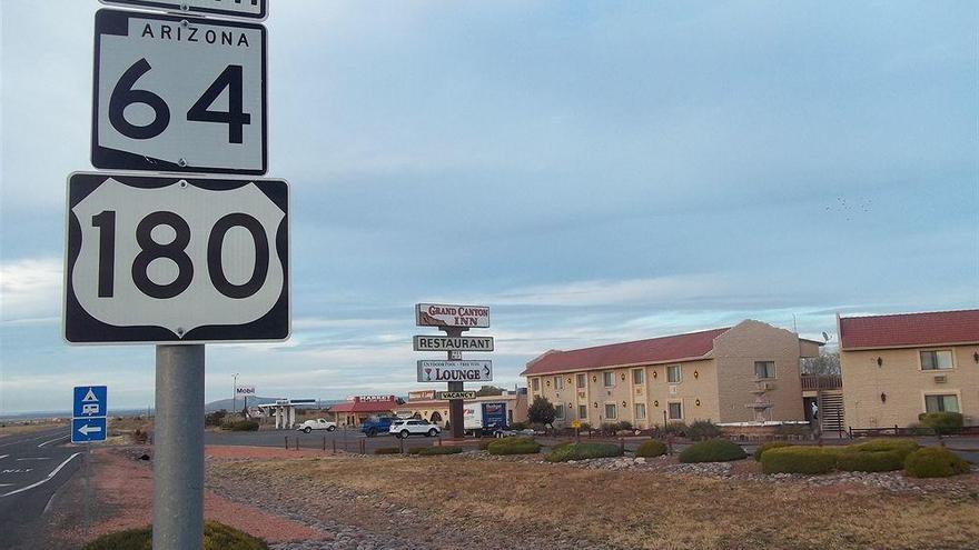 Indicadors de la carretera on es va produir l&#039;accident mortal, a Arizona