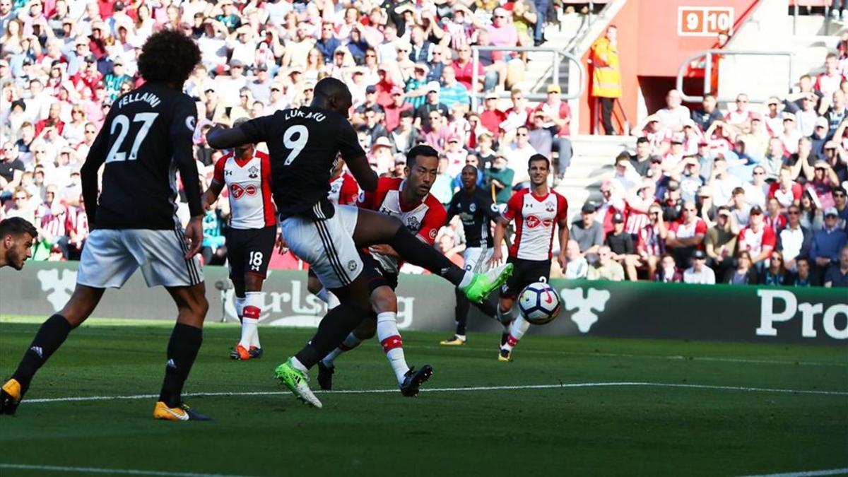 Lukaku sentenció al Southampton con este disparo