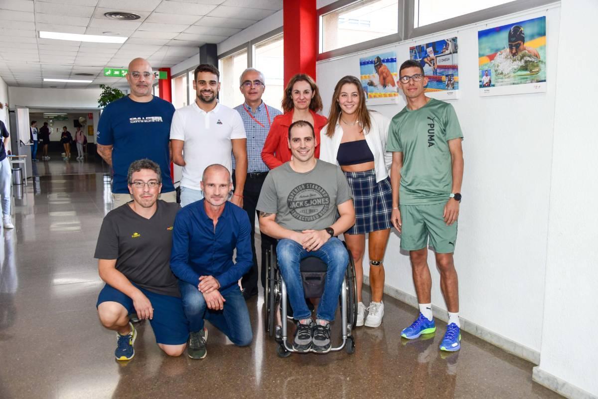 El passadís d’honor del CAR s’ha actualitzat amb set noves fotografies d’esportistes (Jordi Garcia)