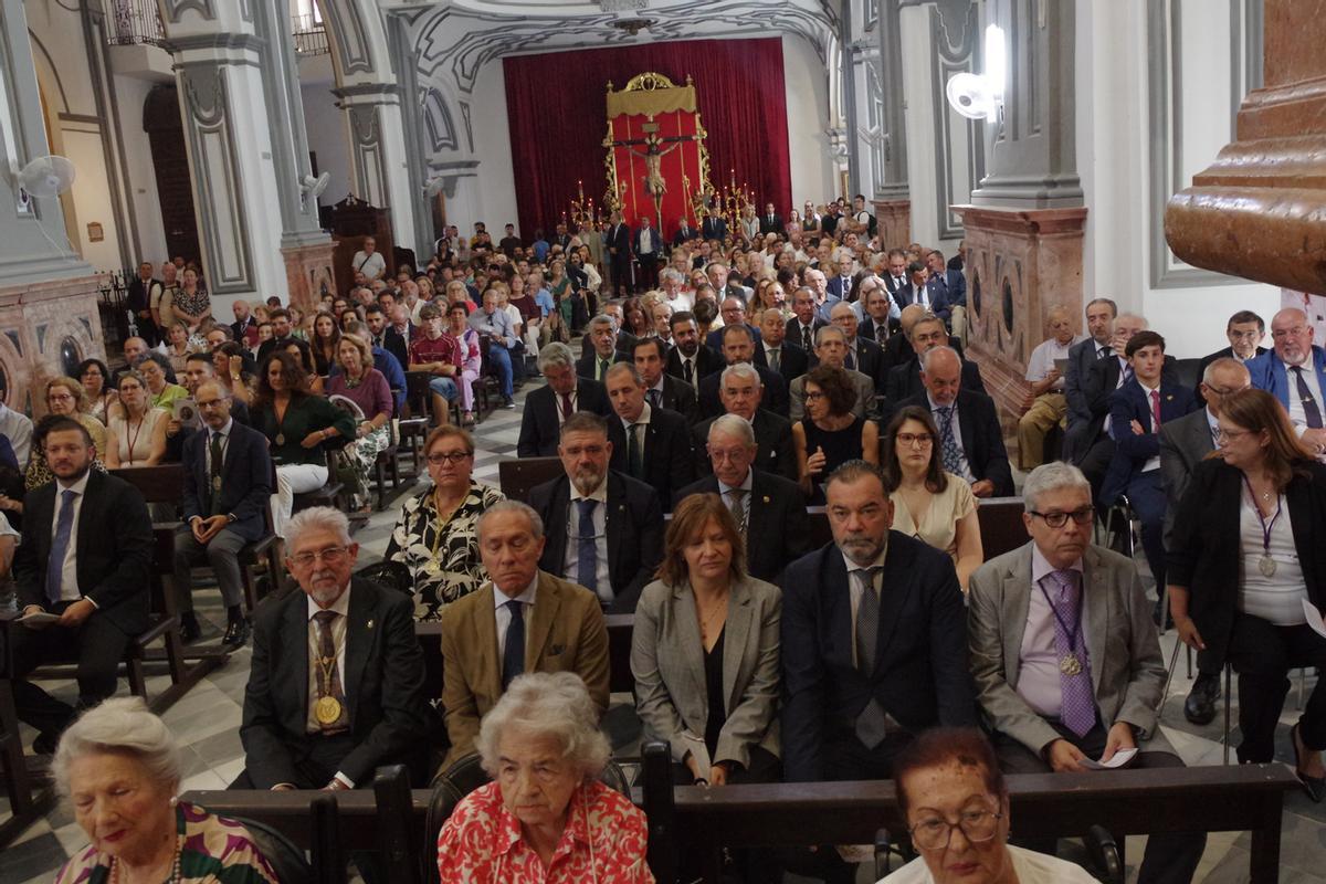 Toma de posesión del nuevo párroco de los Mártires, Isidro Calderón, en la Iglesia de San Juan