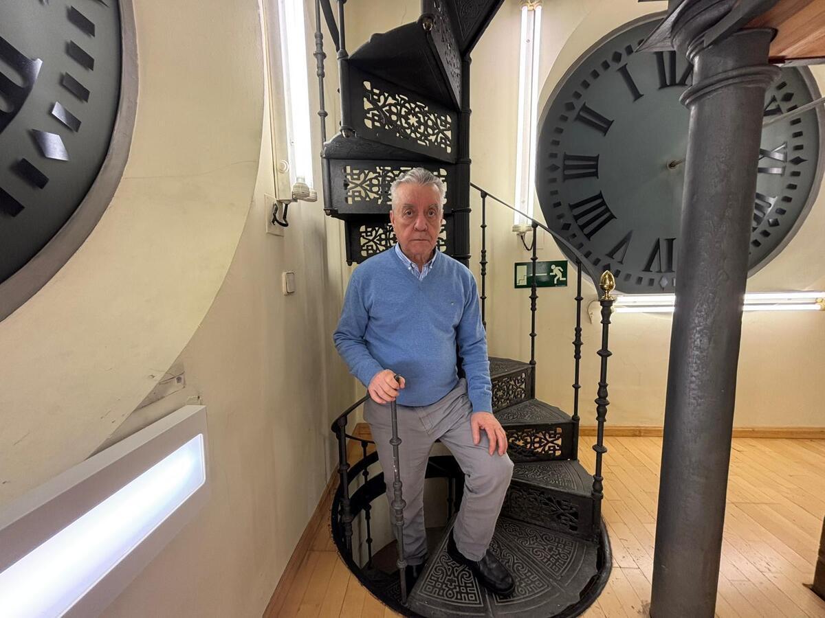 43 son los escalones que llevan a la cima de la Puerta del Sol